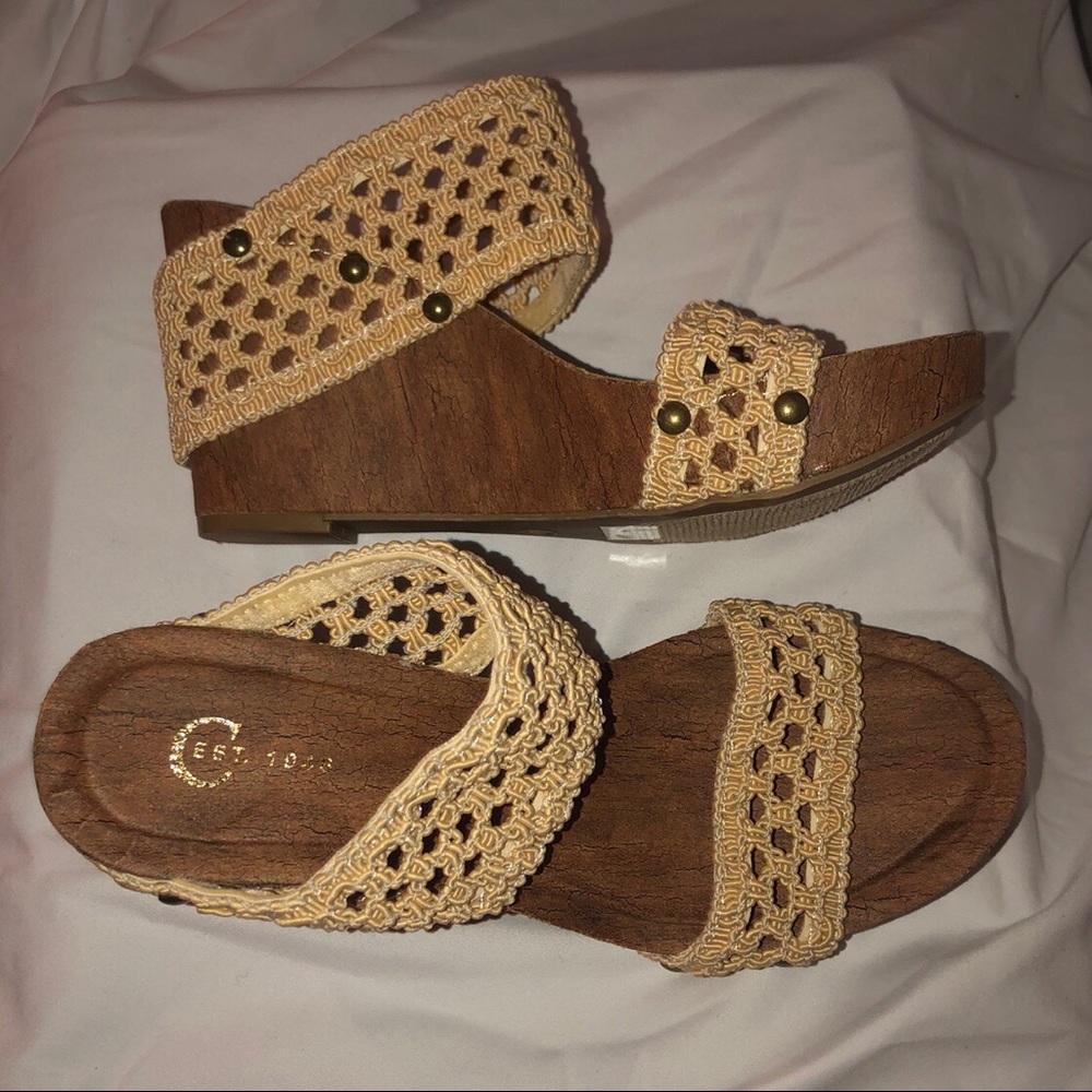 𝗕𝗥𝗢𝗪𝗡 𝗪𝗘𝗗𝗚𝗘𝗦 - Picture 3 of 4